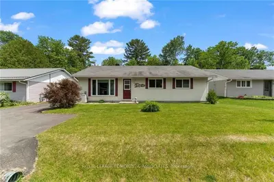 Detached in Deep River