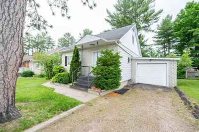 Detached in Deep River