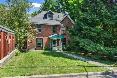 Detached in Brockville