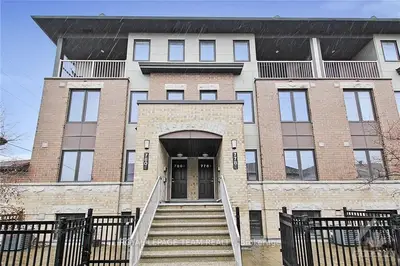 Condo Apartment in Barrhaven