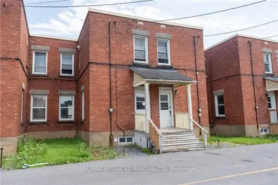 Att/Row/Townhouse in Cornwall