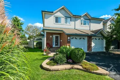 Att/Row/Townhouse in Orleans - Cumberland and Area
