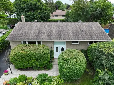 Detached in Beacon Hill North - South and Area