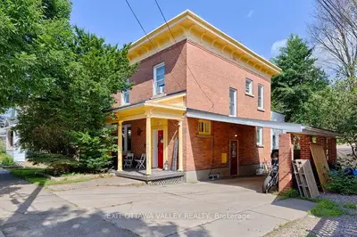 Detached in Pembroke
