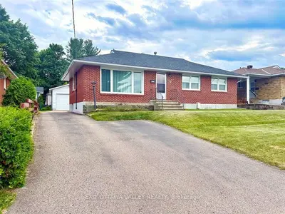 Detached in Pembroke