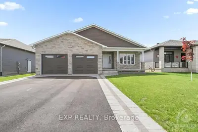 Detached in Russell
