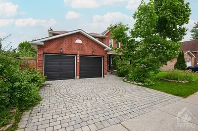 Detached in Orleans - Convent Glen and Area