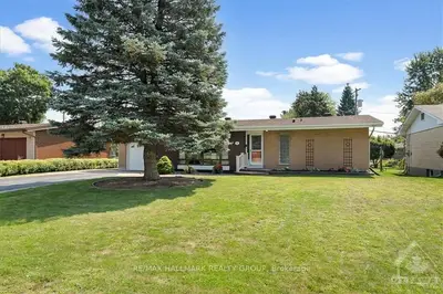 Detached in Bells Corners and South to Fallowfield