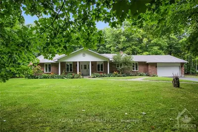 Detached in Beckwith