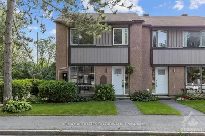 Condo Townhouse in Kanata