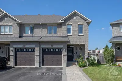 Att/Row/Townhouse in Kanata