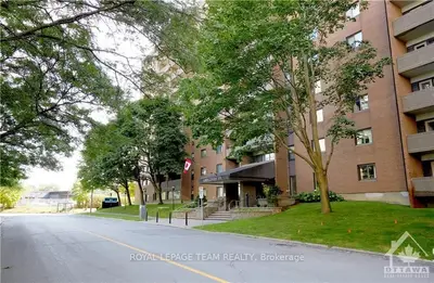 1100 Ambleside Drive 513, Woodroffe, On K2b 8g6