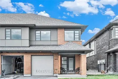 Att/Row/Townhouse in Blossom Park - Airport and Area