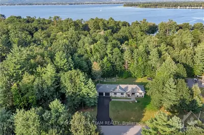 Detached in Constance Bay - Dunrobin - Kilmaurs - Woodlawn