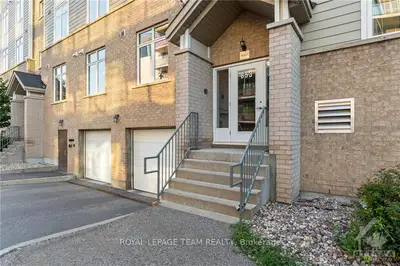 Condo Apartment in Elmvale Acres and Area