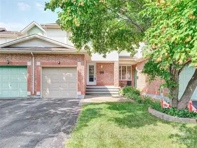 Att/Row/Townhouse in Orleans - Cumberland and Area