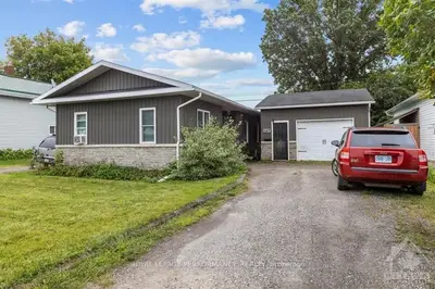 Detached in Renfrew