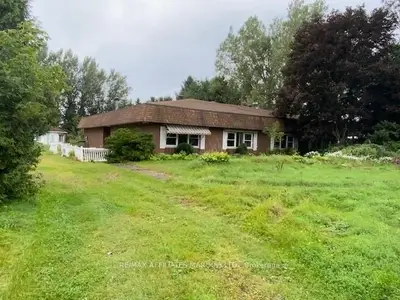 Detached in South Dundas