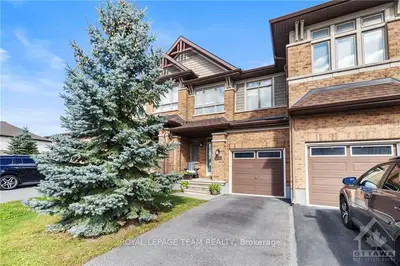 Att/Row/Townhouse in Barrhaven