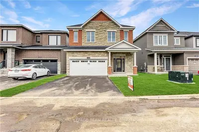 Detached in Kanata