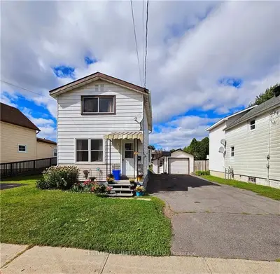 Detached in Cornwall