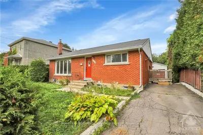 Detached in Carlington - Central Park