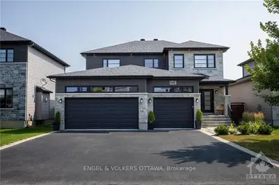 Detached in Russell