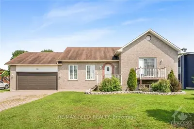 Detached in Casselman