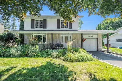 Detached in South of Baseline to Knoxdale