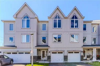 Condo Townhouse in Stittsville - Munster - Richmond