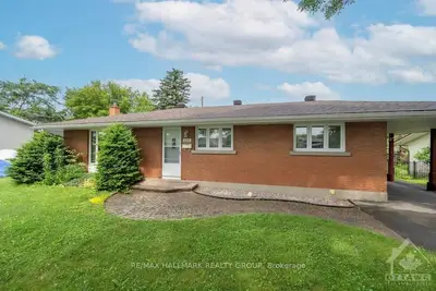 Detached in Billings Bridge - Riverside Park and Area