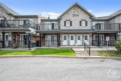 Condo Apartment in Clarence-Rockland
