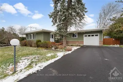 13 Quinpool Crescent, Bells Corners And South To Fallowfield, On K2h 6h9