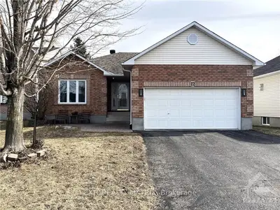 12 Campbell Court, Russell, On K4r 1g7