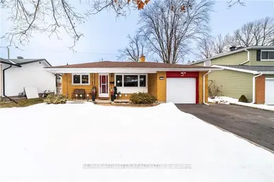 609 Dickinson Avenue, Billings Bridge - Riverside Park And Area, On K1v 7j2