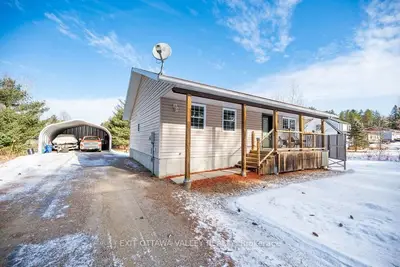 137 Plant Road, Laurentian Hills, On K0j 1j0