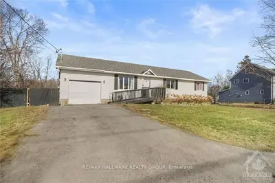 34 KING Street, Stittsville - Munster - Richmond, ON K0A 2Z0
