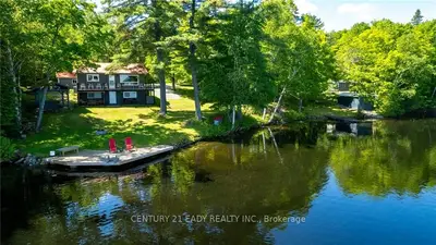 Detached in Greater Madawaska