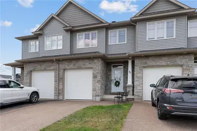Att/Row/Townhouse in Petawawa