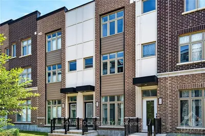 Att/Row/Townhouse in Manor Park - Cardinal Glen and Area