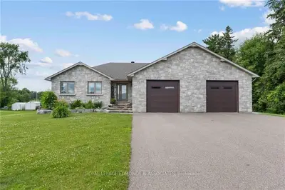 45 Forest Park Road, Laurentian Valley, On K8a 6w2