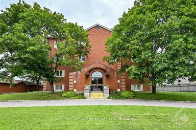 Condo Apartment in Smiths Falls