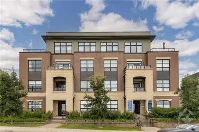 Condo Apartment in Barrhaven