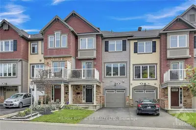Att/Row/Townhouse in Kanata