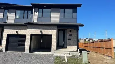 Att/Row/Townhouse in Stittsville - Munster - Richmond