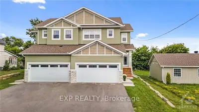 Semi-Detached in Mississippi Mills
