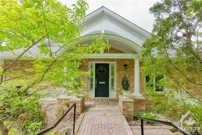 Semi-Detached Condo in Rockcliffe Park