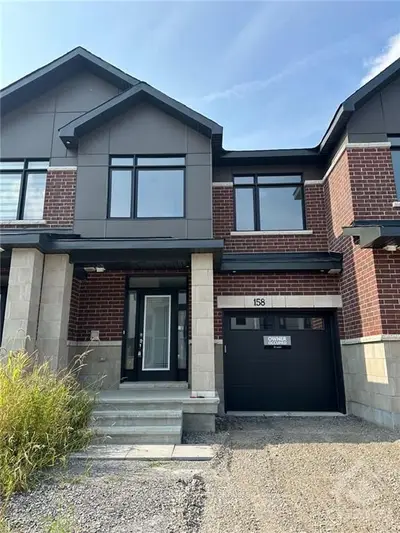 Att/Row/Townhouse in Leitrim