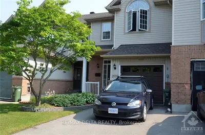 Att/Row/Townhouse in Orleans - Cumberland and Area