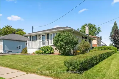 Detached in Cornwall
